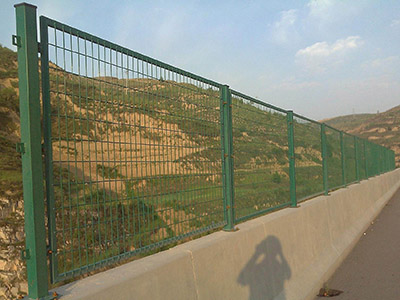 橋梁護(hù)欄網(wǎng)圖片3